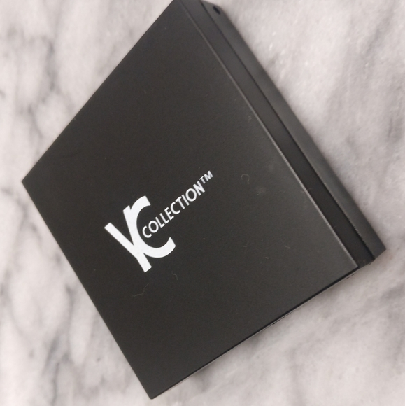 Eyeshadow palette - Picture 2 of 2